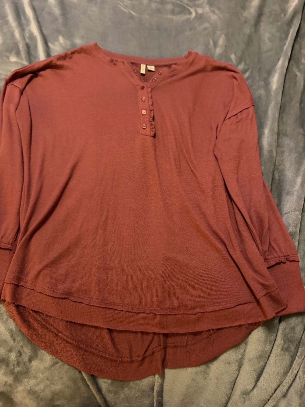 Cato Women's Medium Rust Henley Top Raw Edge High Low Hem Ruffle Detail